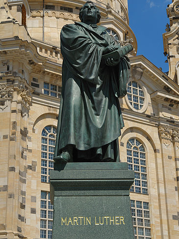 Frauenkirche und Lutherdenkmal Foto 