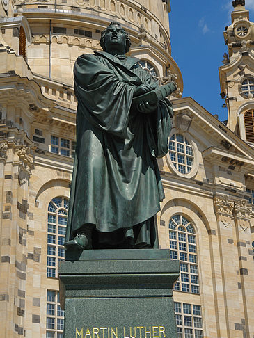 Frauenkirche und Lutherdenkmal Foto 