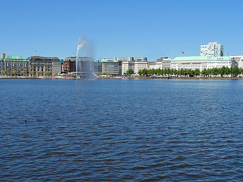 Foto Fontäne auf der Binnenalster - Hamburg