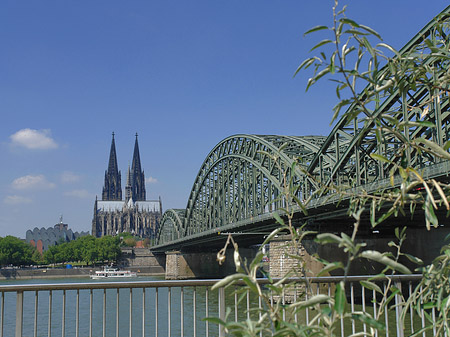 Foto Hohenzollernbrücke am Kölner Dom